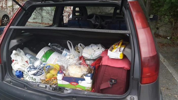 La coppia di savonesi che vive in auto per colpa della crisi La coppia di savonesi che vive in auto per colpa della crisi