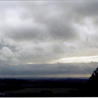 Meteo, continua l'allerta gialla fino alle 14: schiarite nel pomeriggio Meteo, continua l'allerta gialla fino alle 14: schiarite nel pomeriggio