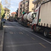 Stop al transito dei mezzi pesanti sull'Aurelia in uscita dal casello di Albisola: firmata l'ordinanza