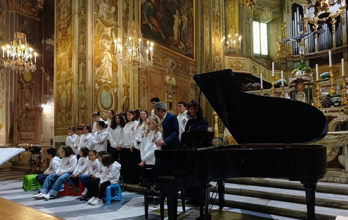 Il Coro dei Luppini esibitosi lo scorso aprile nella Basilica di San Biagio in Finalborgo Il Coro dei Luppini esibitosi lo scorso aprile nella Basilica di San Biagio in Finalborgo
