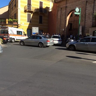 Albenga: extracomunitario in escandescenza nei pressi di Porta Mulino