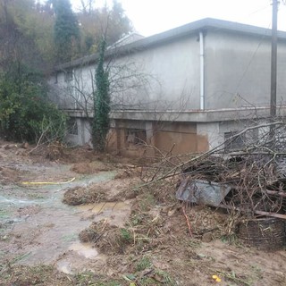 Maltempo ad Altare, Croce Bianca operativa: la sede provvisoria allestita nel teatrino in piazza Vittorio Veneto (FOTO)
