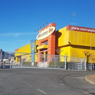 Il fallimento di Mercatone Uno coinvolge anche i clienti. Martina: "I miei mobili sono nel magazzino, li potrò mai recuperare?"