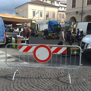 Carcare, mercato settimanale più compatto in piazza Caravadossi e bancarelle anche a Vispa