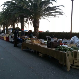 A Pietra nuovo regolamento per la vendita di prodotti agricoli, Foscolo: "Più tutela per il consumatore e il venditore"