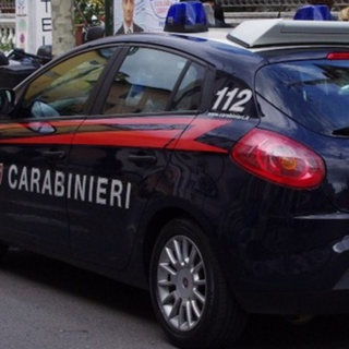 Non si ferma all'alt dei carabinieri: fuggiasco diretto verso la zona di Cisano sul Neva