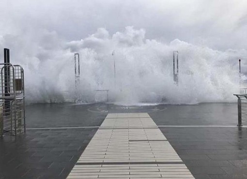 Alassio, chiuso l'accesso al Pontile Bestoso e alla passeggiata Cadorna Alassio, chiuso l'accesso al Pontile Bestoso e alla passeggiata Cadorna