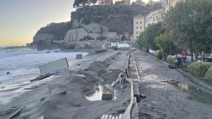 Mareggiata a Celle, riapre il traffico ai veicoli nel centro storico