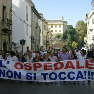 “Abbracciamo l’ospedale”