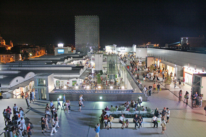 Notti di saldi e street food al Molo 8.44! Notti di saldi e street food al Molo 8.44!