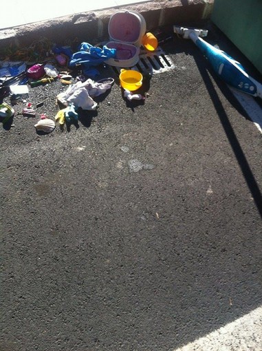 Albenga: servizio di spazzamento in via Mons. Cambiaso, ecco i risultati Albenga: servizio di spazzamento in via Mons. Cambiaso, ecco i risultati