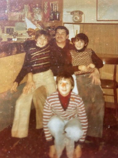 Moglio, la storia di una comunità diventa "open air" con il "Muretto della Memoria" Moglio, la storia di una comunità diventa "open air" con il "Muretto della Memoria"