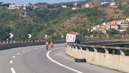 #infoviabilità, mezzo pesante in avaria: rallentamenti e code sulla Torino-Savona #infoviabilità, mezzo pesante in avaria: rallentamenti e code sulla Torino-Savona