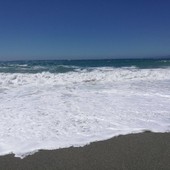 Albenga, revocato il divieto di balneazione: riaperti tre tratti di mare dopo le analisi favorevoli di Arpal Albenga, revocato il divieto di balneazione: riaperti tre tratti di mare dopo le analisi favorevoli di Arpal