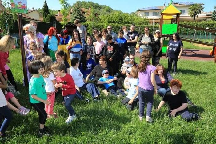 Cairo, una merenda inclusiva organizzata da un gruppo di genitori: "Più attività per i bambini disabili" Cairo, una merenda inclusiva organizzata da un gruppo di genitori: "Più attività per i bambini disabili"
