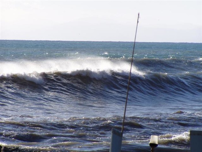 Liguria: la mareggiata si intensificherà nel pomeriggio