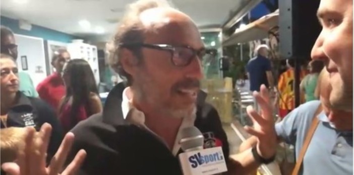 Guido Meda mattatore a Celle Ligure: "Questo è il paradiso a due ore da casa. Dovizioso e Rossi da Mondiale, la Ferrari deve rimanere lucida" (VIDEO) Guido Meda mattatore a Celle Ligure: "Questo è il paradiso a due ore da casa. Dovizioso e Rossi da Mondiale, la Ferrari deve rimanere lucida" (VIDEO)