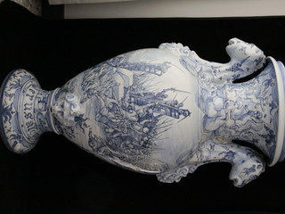Lina Poggi Assalini, “Vaso stropicciato”, foggito al tornio, maiolica, 1936, inviato alla VI Triennale di Milano, marca “Lina Poggi Cramiche”, Albissola Marina.