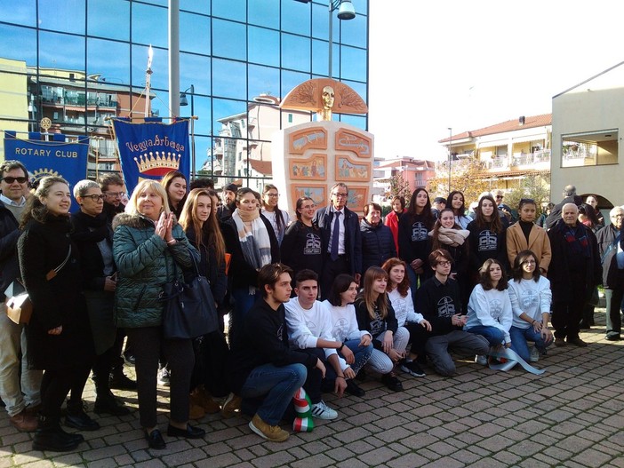 Albenga ha il suo "monumento all'agricoltura" (FOTO e VIDEO) Albenga ha il suo "monumento all'agricoltura" (FOTO e VIDEO)