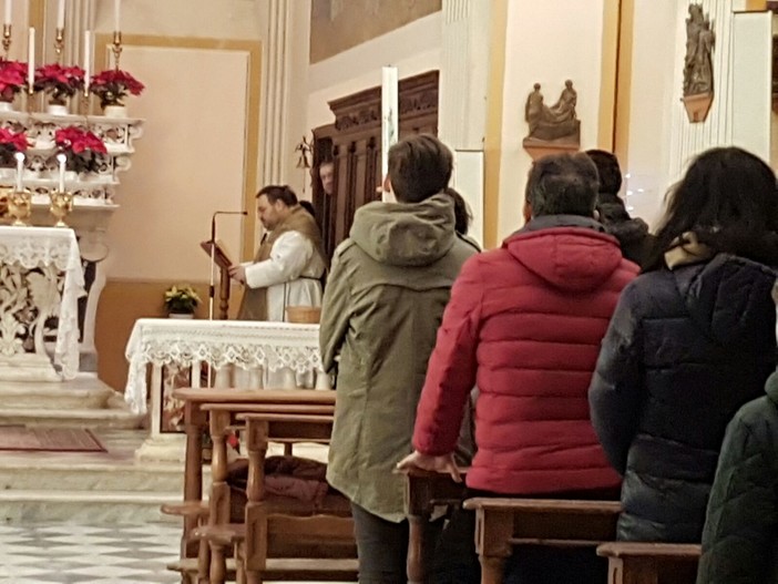 Un anno fa la tragedia, Arnasco ricorda le vittime del crollo della palazzina (FOTO e VIDEO)