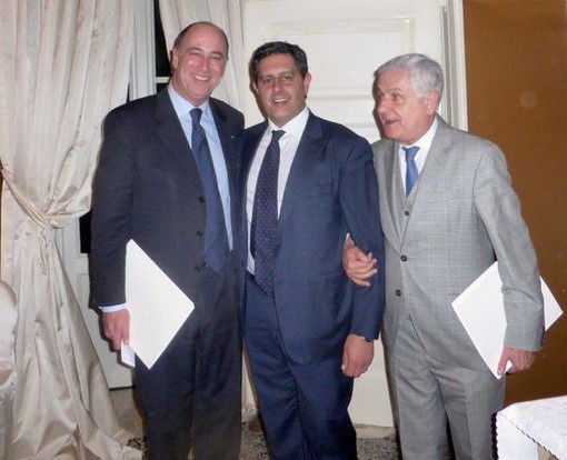 #Regionali2015: Melgrati e Bagnasco insieme a Toti a casa di Berlusconi #Regionali2015: Melgrati e Bagnasco insieme a Toti a casa di Berlusconi