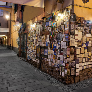 Albenga, nuove piastrelle sul muretto &quot;E ghe mettu a firma!&quot;: sabato 15 dicembre l'inaugurazione