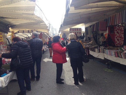 Primarie Savona, le impressioni dei savonesi al mercato del lunedì Primarie Savona, le impressioni dei savonesi al mercato del lunedì