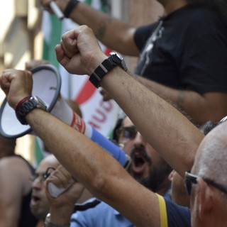I lavoratori del mondo dello spettacolo e della cultura annunciano la mobilitazione permanente in Liguria: sabato 30 maggio presidio di protesta in piazza De Ferrari
