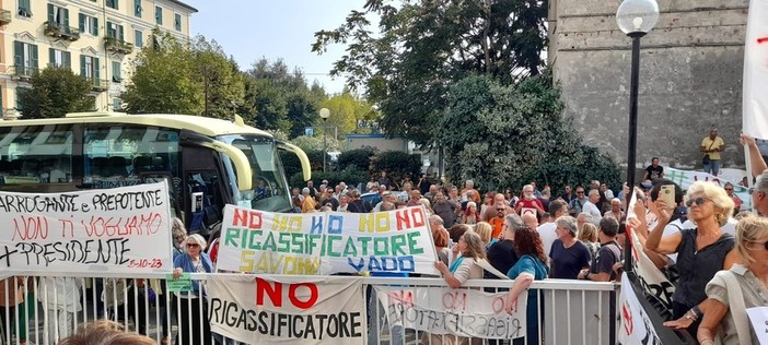 Rigassificatore, Cgil Savona: "Toti non può imporre scelte cosi impattanti, la provincia è incapace di rappresentare il territorio" Rigassificatore, Cgil Savona: "Toti non può imporre scelte cosi impattanti, la provincia è incapace di rappresentare il territorio"