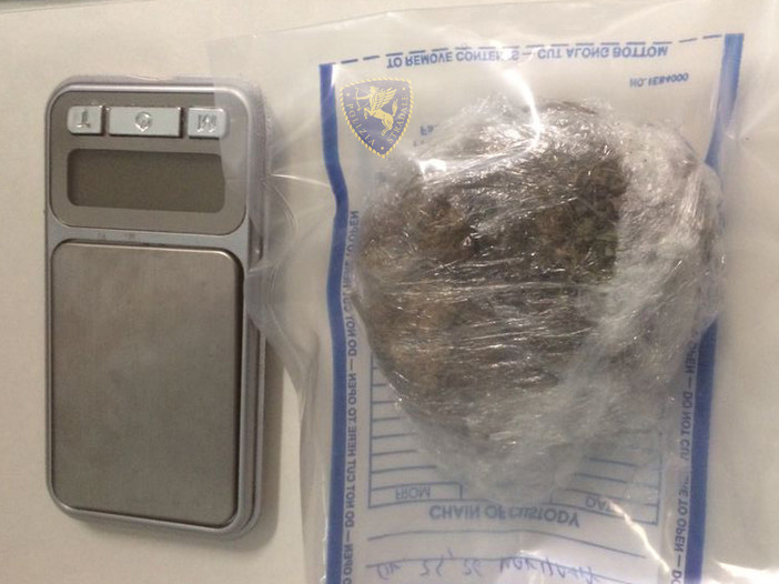 Alassio, trovato in possesso di un etto di marijuana. Arrestato Alassio, trovato in possesso di un etto di marijuana. Arrestato