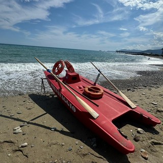 Paura in mare a Pietra Ligure: bagnante soccorsa al largo dei Bagni Walter