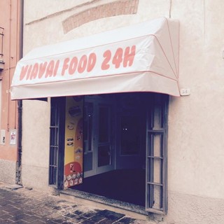 A Cairo arriva il primo distributore di cibo e bevande "24 ore su 24"