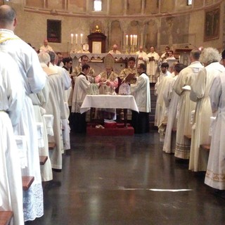 Albenga, celebrata la Messa Crismale nella Cattedrale San Michele (FOTO)