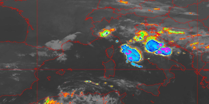 Meteo, dopo la forte pioggia della notte, giornata all'insegna del "parzialmente nuvoloso" Meteo, dopo la forte pioggia della notte, giornata all'insegna del "parzialmente nuvoloso"