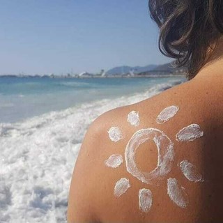Un tuffo in mare per dare il benvenuto a luglio, il mese di Giulio Cesare