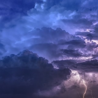 Maltempo in arrivo, scatta l'allerta gialla: attesi temporali forti e possibili grandinate Maltempo in arrivo, scatta l'allerta gialla: attesi temporali forti e possibili grandinate