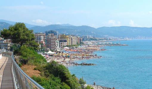Spiagge, Borghetto S. Spirito avanti sulle gare: 27 richieste per 20 concessioni