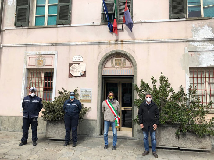 Cairo, un minuto di raccoglimento per le vittime del Covid (FOTO)