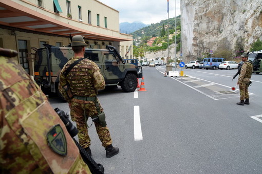 Lega: "Grazie a noi in arrivo altri militari in Liguria"