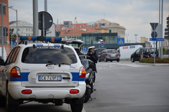 Savona, c'è tempo fino al 28 febbraio per il rinnovo del bollino residente per i parcheggi