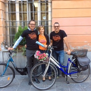 Monica e Sergio pronti a partire con Pedaladonando, destinazione Lampedusa