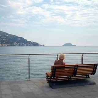 Revocata l'ordinanza di stop alla balneazione vicino al molo ad Alassio. Il sindaco: "Le cause un falso positivo o un incivile che ha effettuato le proprie deiezioni in acqua" Revocata l'ordinanza di stop alla balneazione vicino al molo ad Alassio. Il sindaco: "Le cause un falso positivo o un incivile che ha effettuato le proprie deiezioni in acqua"