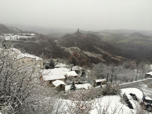 Sul mare la grandine, nell'entroterra la neve Sul mare la grandine, nell'entroterra la neve