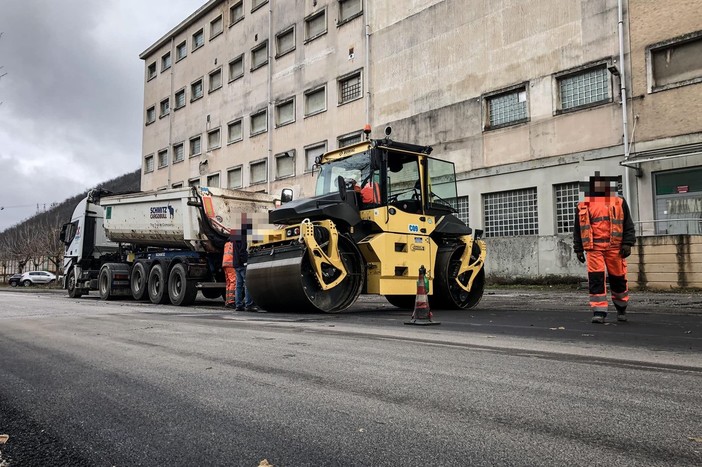Ferrania, completato nuovo asfalto in un tratto di viale della Libertà (FOTO) Ferrania, completato nuovo asfalto in un tratto di viale della Libertà (FOTO)