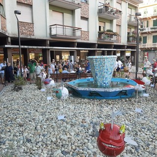 Risplende piazza Dante ad Albisola, inaugurato un rinnovato spazio artistico e urbanistico (FOTO E VIDEO)