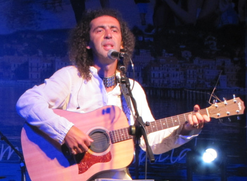 Onzo festeggia la sua costituzione con un concerto gratuito di Nando Rizzo