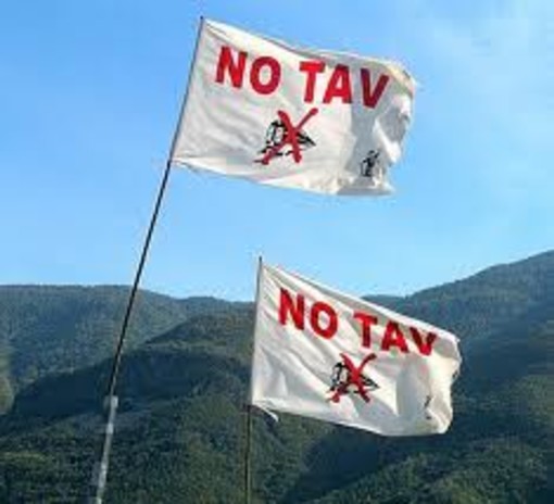 Cose di sinistra: la cooperativa dove lavorava il No Tav in carcere lo licenzia per assenteismo Cose di sinistra: la cooperativa dove lavorava il No Tav in carcere lo licenzia per assenteismo