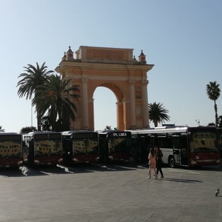 Presentati ufficialmente a Finale quattro nuovi bus di TPL Linea (FOTO e VIDEO)