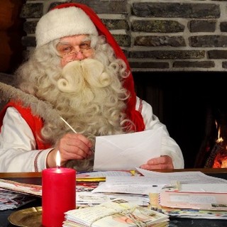 Savona, un pomeriggio di magia alla Ubik: Babbo Natale risponderà alle letterine dei bambini Savona, un pomeriggio di magia alla Ubik: Babbo Natale risponderà alle letterine dei bambini