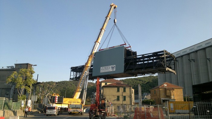 Rimosso il tronco centrale del nastro trasportatore del carbone a Vado: Aurelia verso la riapertura